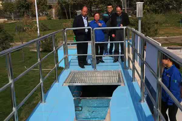 省委政研室副巡视员李高庄到水情形公司大荔城区污水处理厂调研