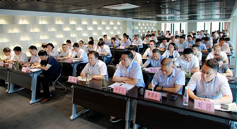 熊良虎在讲主题教育党课时指出：：：不忘初心铸党魂、、、切记使命勇继承，永做新时代高质量开展的奋斗者