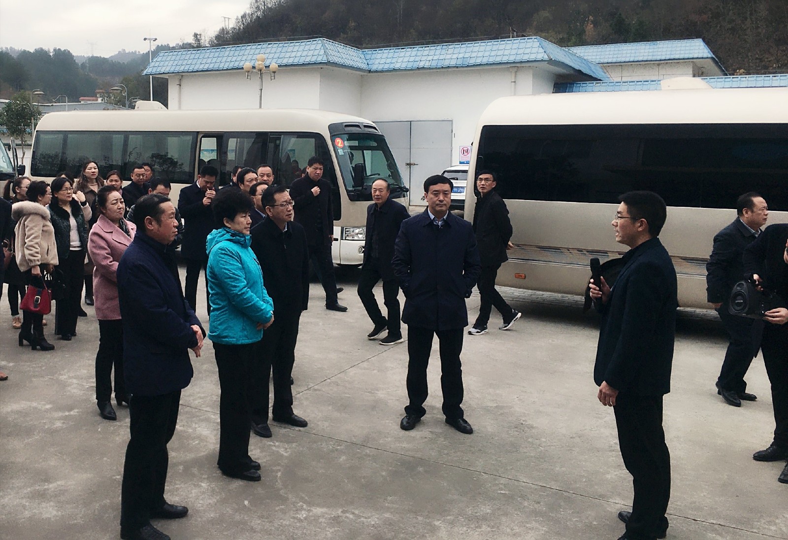 商洛市人大常委会党组副书记、、副主任刘淑慧到水情形公司商南污水处理厂调研