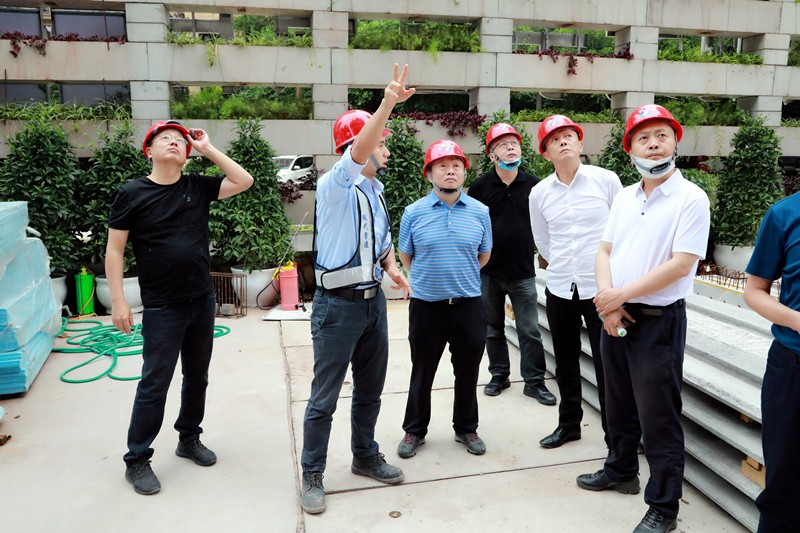 熊良虎在重庆市中科大业集团考察时强调：坚持生态优先战略，，，念好生态经、走好扶贫路