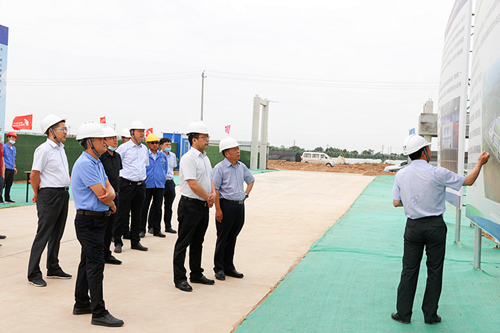 省国资委党委委员、副主任李凯到南宫NG28集团集团调研指导事情