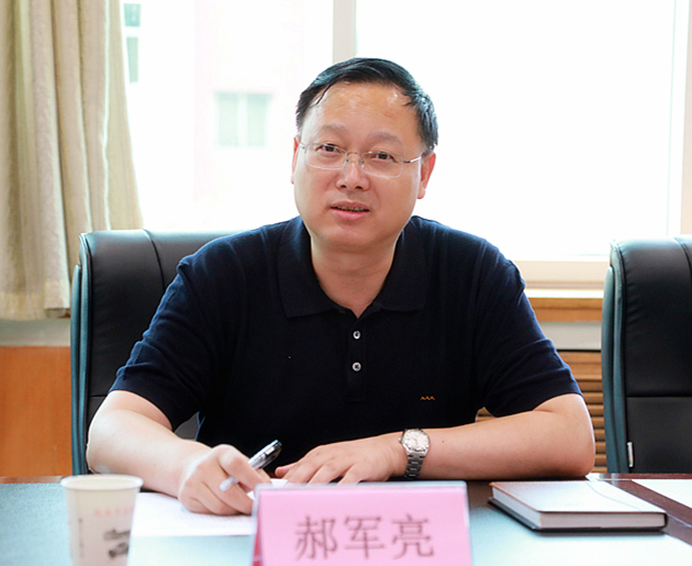 熊良虎拜会渭南市生态情形局党委书记、、、局长左俊