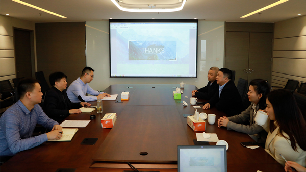 熊良虎会见雅居乐雅生涯城市服务公司总裁谭志平