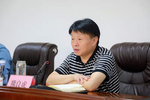 熊良虎在集团在延企业调研时强调：大干四个月 全力冲刺年度目的