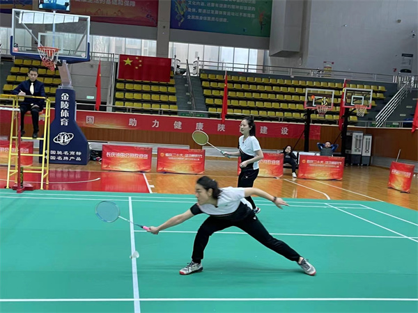 南宫NG28集团集团代表队加入“陕西能化地质杯”职工羽毛球赛