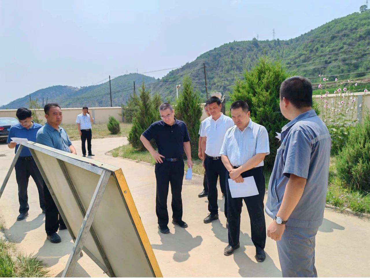 省生态情形厅党组成员、副厅长姚晓军到水情形公司安定镇污水处理厂调研