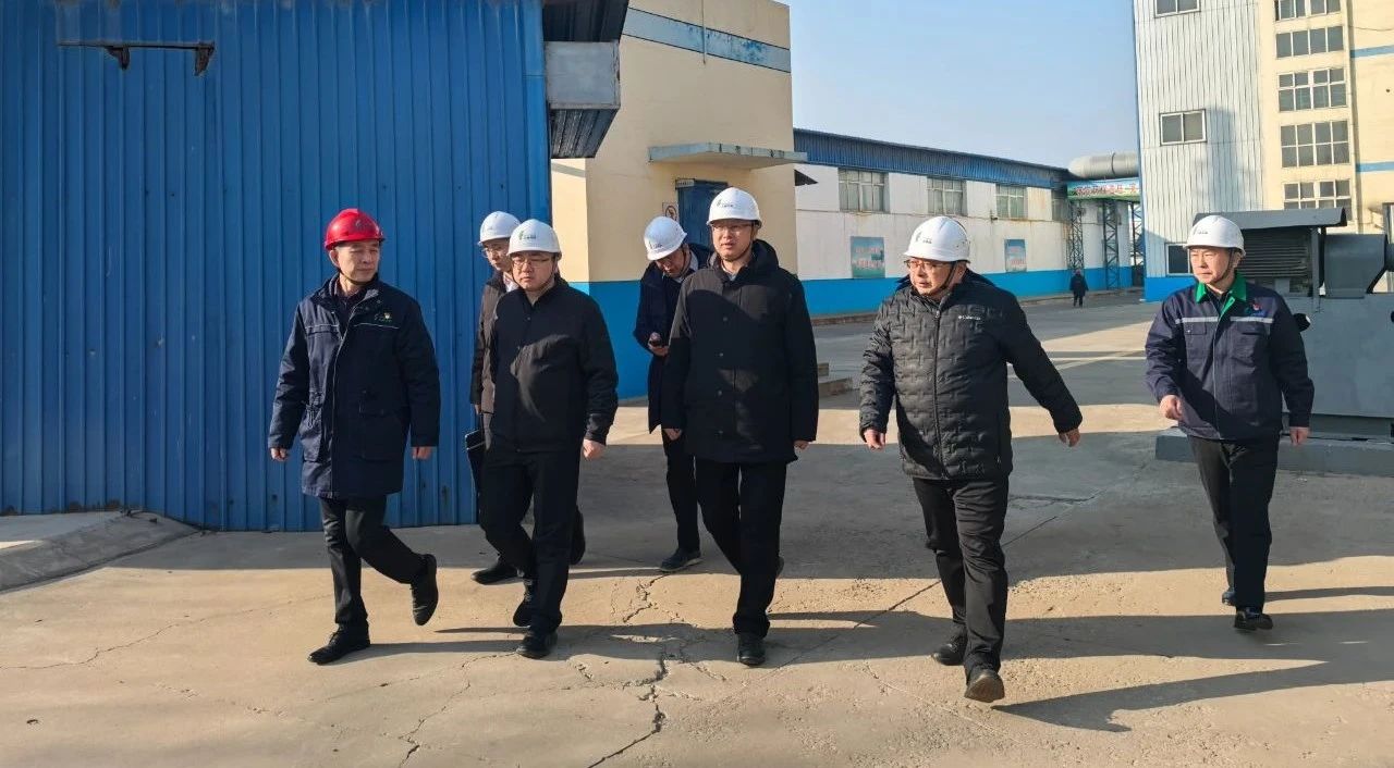 郝军亮赴三秦环保公司项目一线检查节前清静环保事情